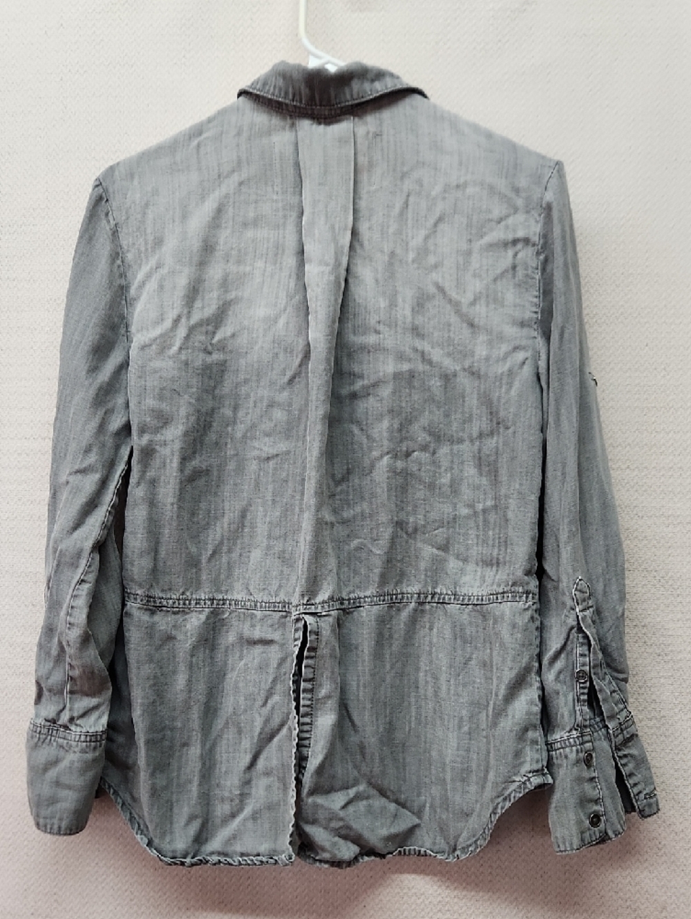Bella Dahl Light Gray Denim-Textured Shirt - Picture 4 of 4